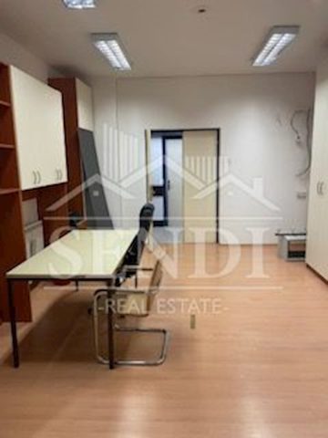 Business premises for rent 27 m² – Belveder