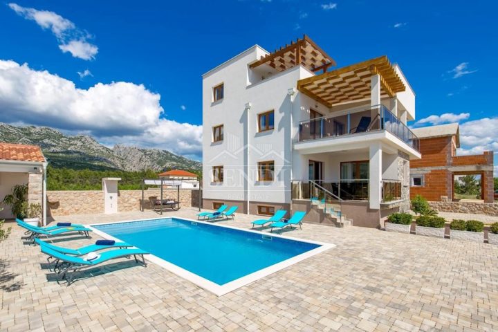 House for sale 388 m² – Seline