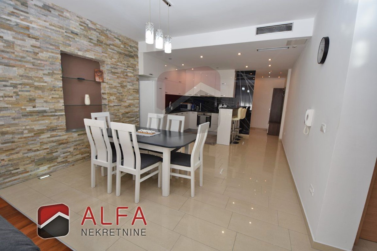 Apartment Zu verkaufen - ŠIBENSKO-KNINSKA  VODICE 