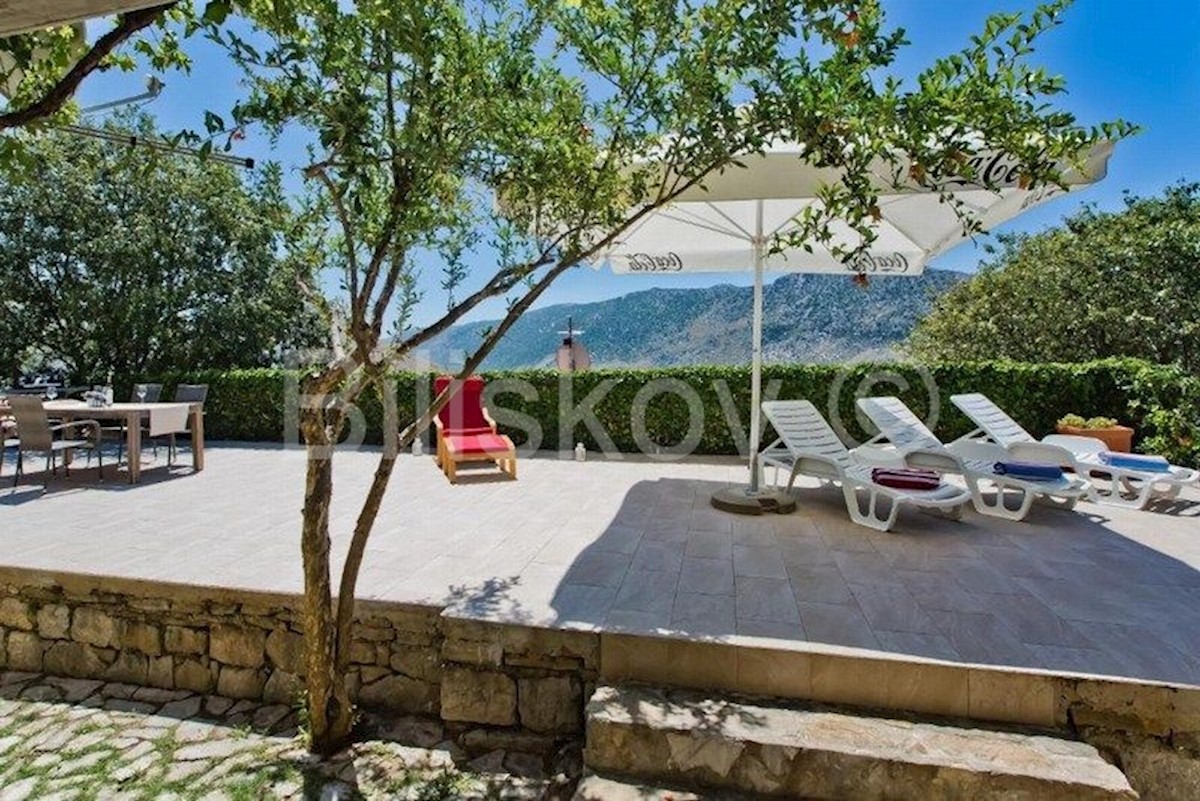 House For sale - SPLITSKO-DALMATINSKA  SPLIT 