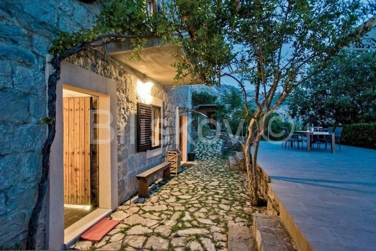 House For sale - SPLITSKO-DALMATINSKA  SPLIT 