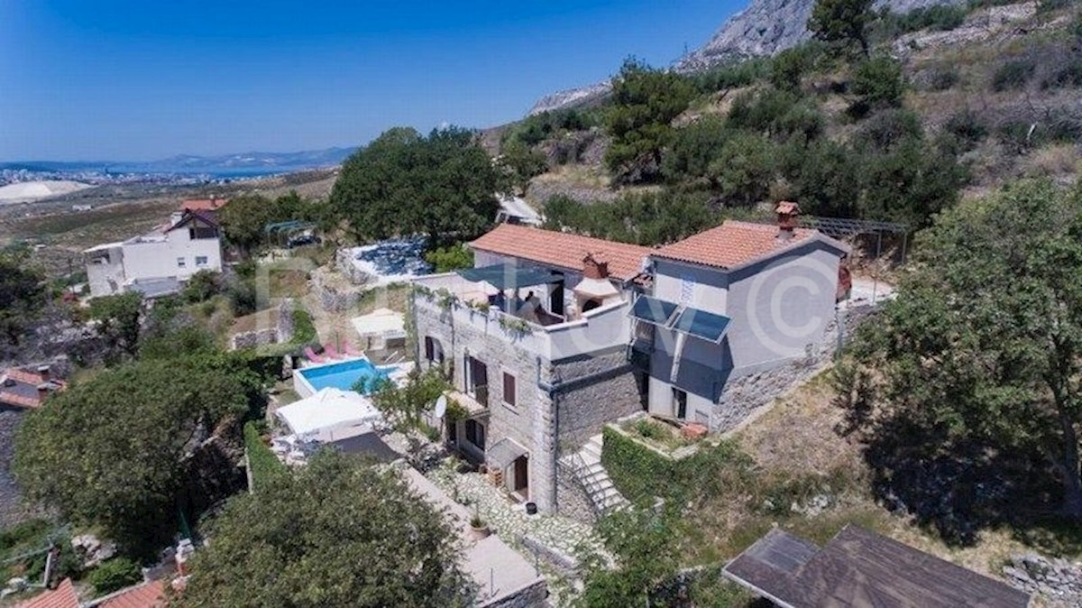 House For sale - SPLITSKO-DALMATINSKA  SPLIT 