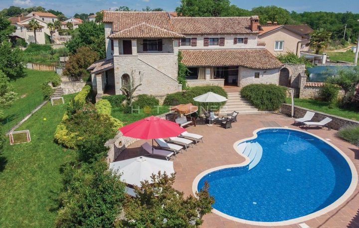 Dom na predaj 440 m² – Prhati