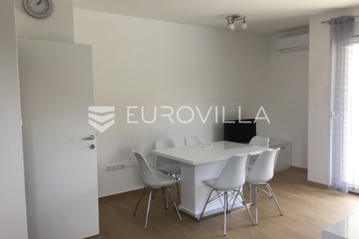 Flat For sale - LIČKO-SENJSKA  NOVALJA 