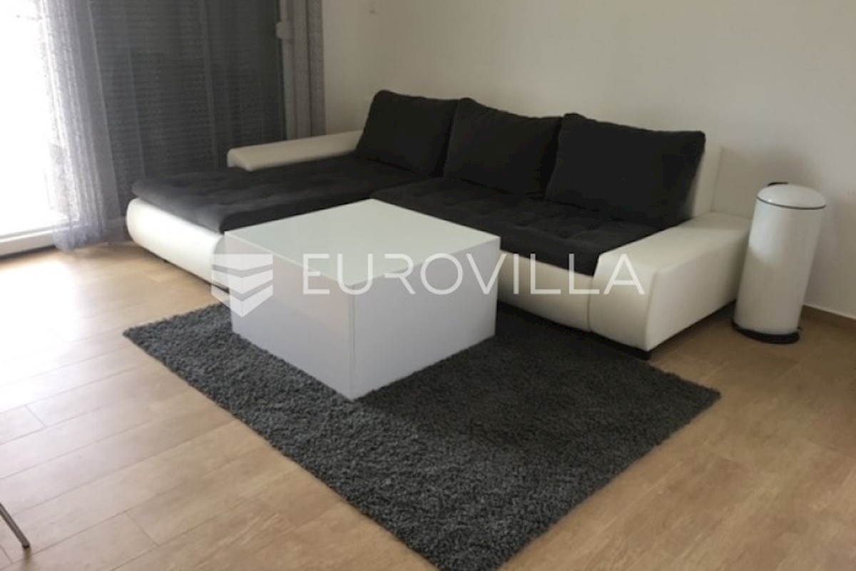 Flat For sale - LIČKO-SENJSKA  NOVALJA 