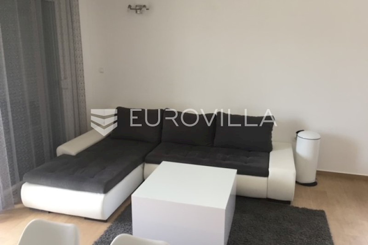 Flat For sale - LIČKO-SENJSKA  NOVALJA 