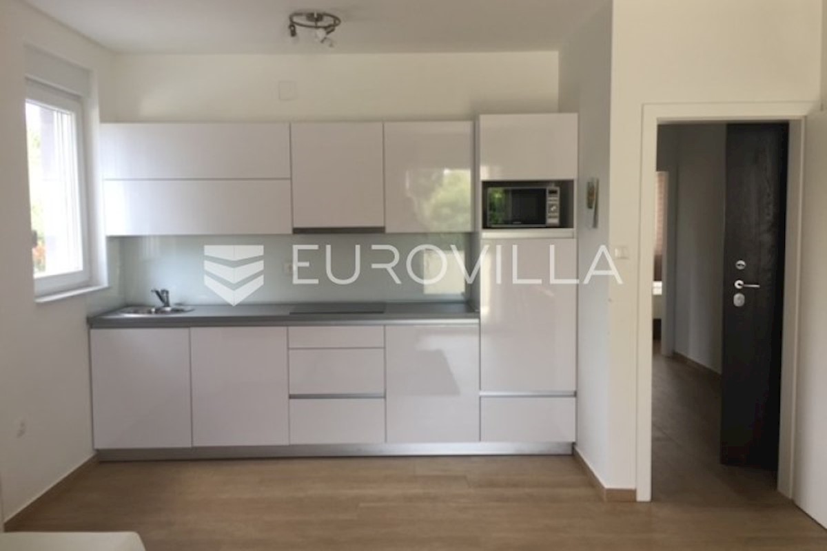 Apartmán Na prodej - LIČKO-SENJSKA  NOVALJA 