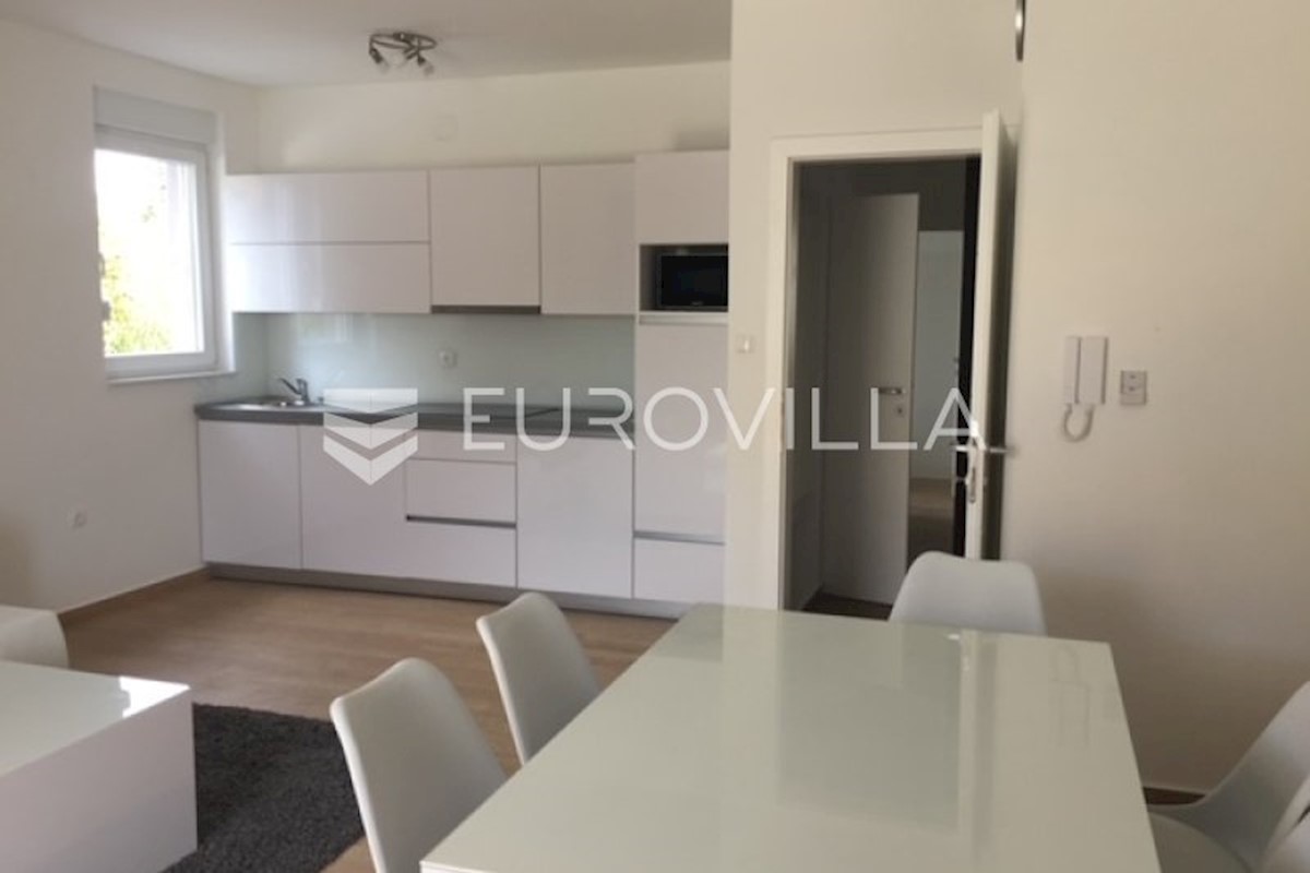 Flat For sale - LIČKO-SENJSKA  NOVALJA 