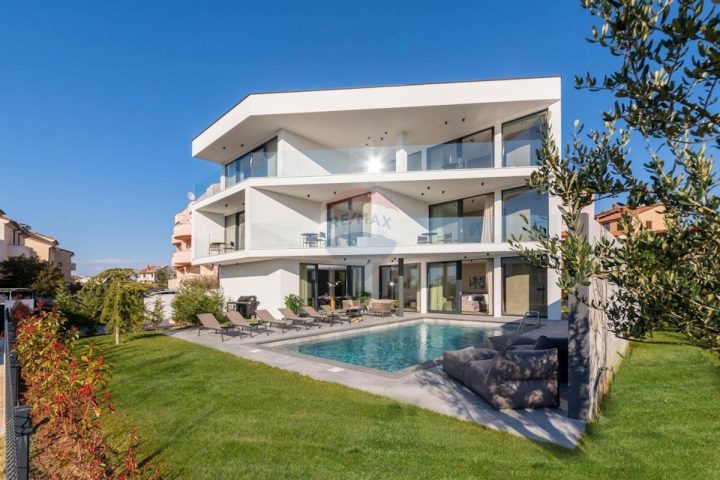 House for sale 568 m² – Pula