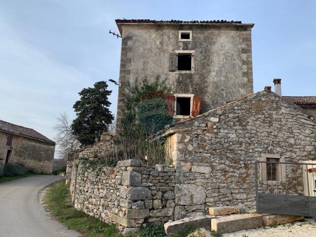 Kuća na prodaju 400 m² – Puntera