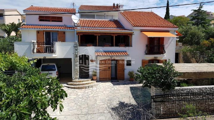 House for sale 400 m² – Trogir