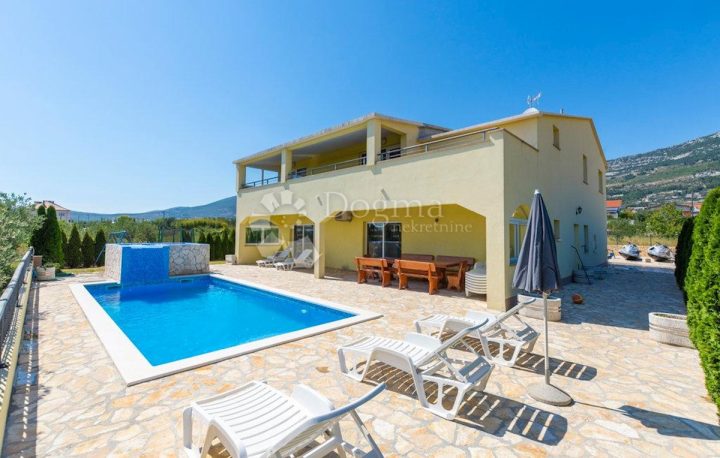 Casa in vendita 389 m² – Kaštel Stari