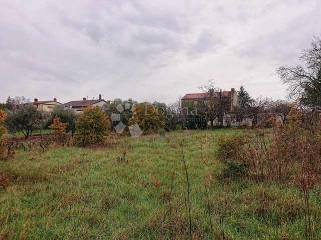 Land for sale 1271 m² – Pula