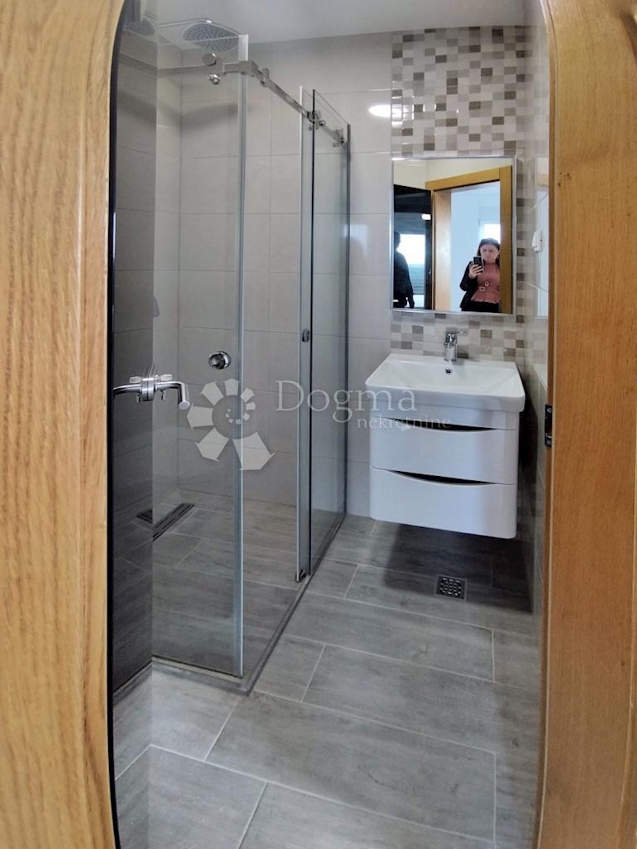 Apartmán Na predaj - ŠIBENSKO-KNINSKA  PRIMOŠTEN 