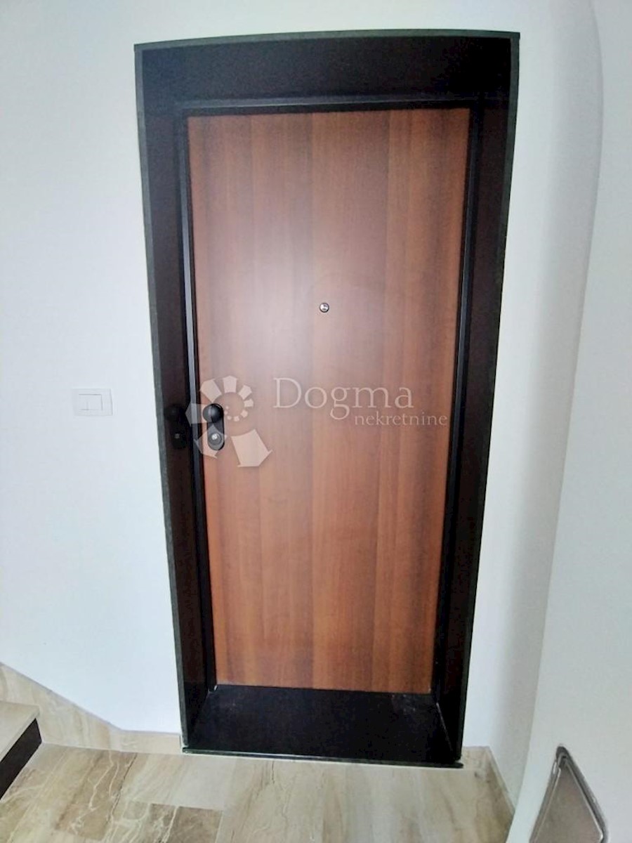 Apartmán Na predaj - ŠIBENSKO-KNINSKA  PRIMOŠTEN 