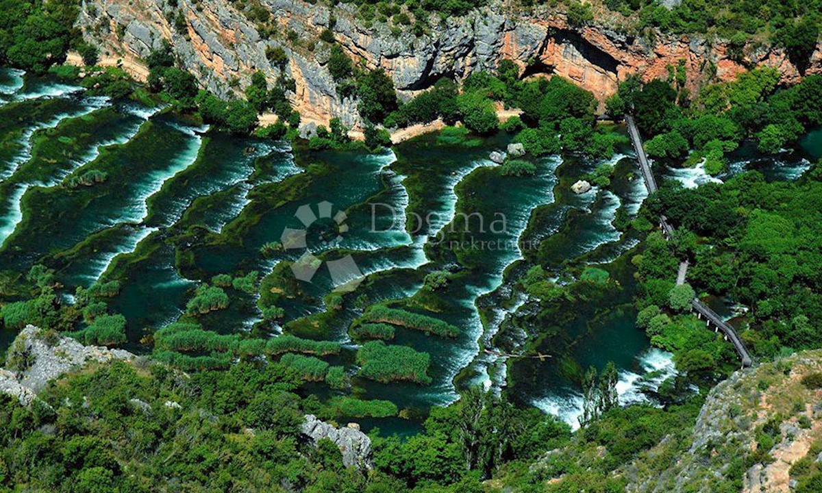 Terrain À vendre - ŠIBENSKO-KNINSKA  DRNIŠ 