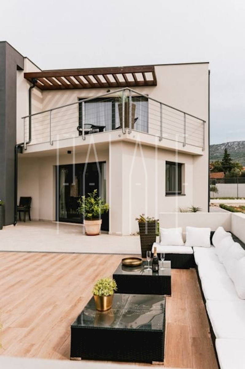 Casa In vendita - ŠIBENSKO-KNINSKA  ŠIBENIK 