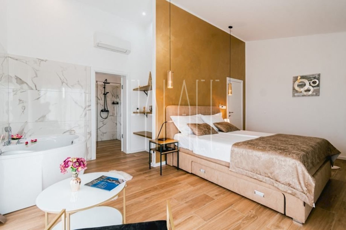 Casa In vendita - ŠIBENSKO-KNINSKA  ŠIBENIK 