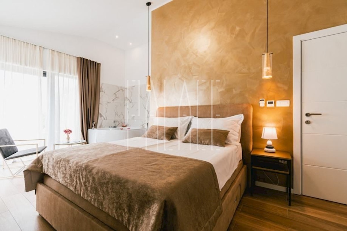 Casa In vendita - ŠIBENSKO-KNINSKA  ŠIBENIK 