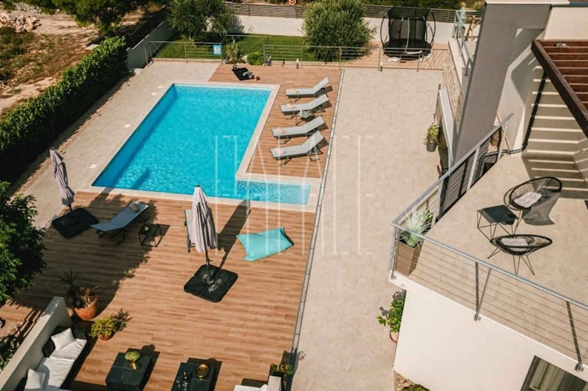 Casa In vendita - ŠIBENSKO-KNINSKA  ŠIBENIK 