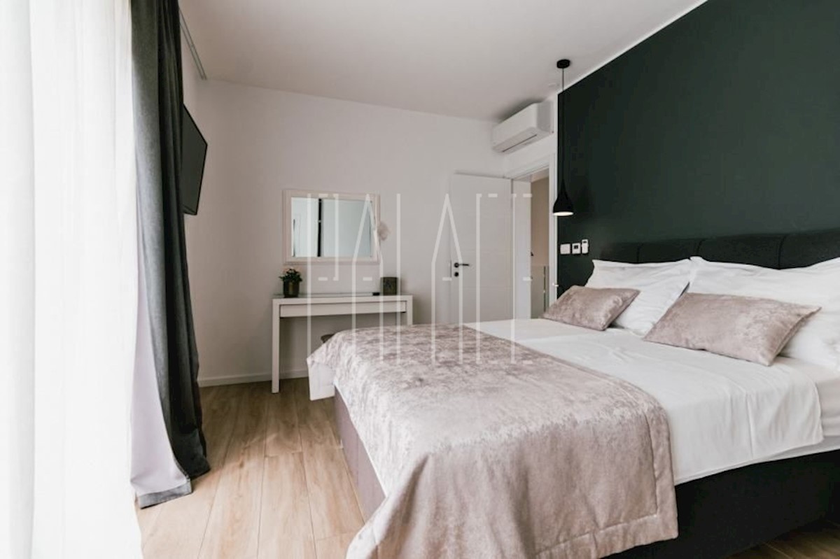 Casa In vendita - ŠIBENSKO-KNINSKA  ŠIBENIK 