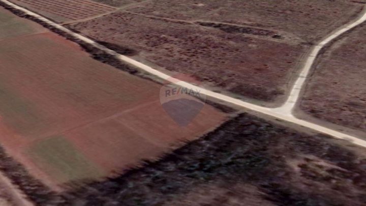 Land for sale 4023 m² – Višnjan