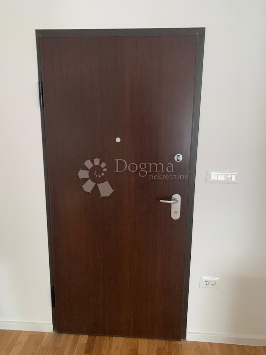 Apartma Naprodaj - ŠIBENSKO-KNINSKA  Vodice