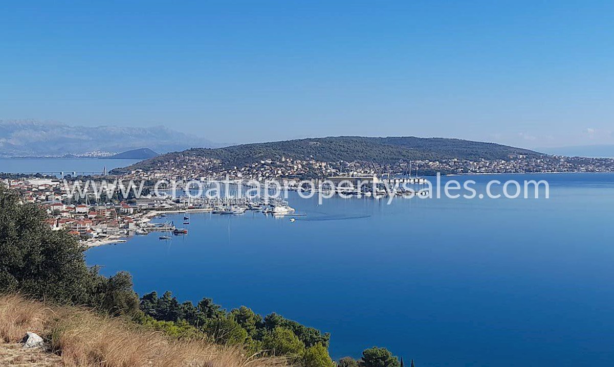 Land For sale - SPLITSKO-DALMATINSKA  TROGIR 