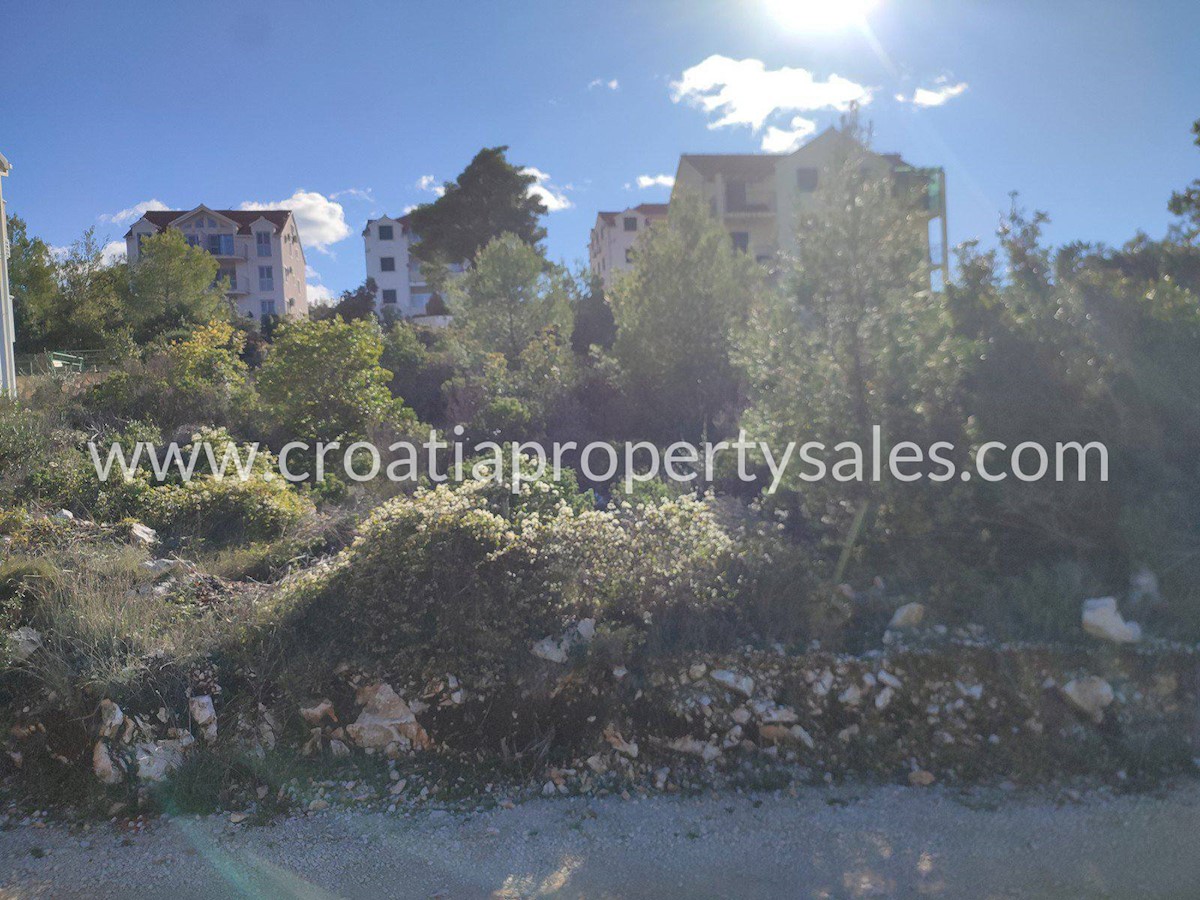 Land For sale - SPLITSKO-DALMATINSKA  BRAČ 