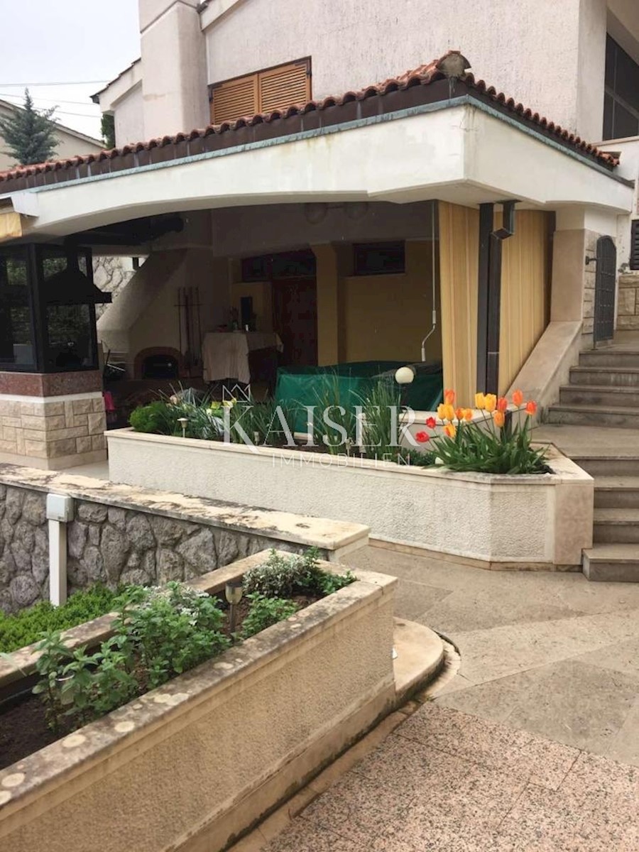 Dom Na predaj - PRIMORSKO-GORANSKA  OPATIJA 