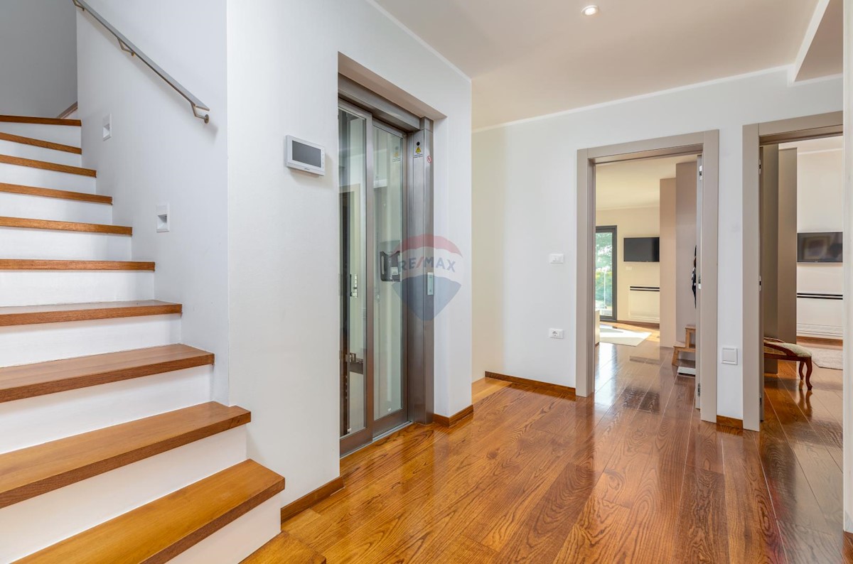 Haus Zu verkaufen - ISTARSKA  FAŽANA 