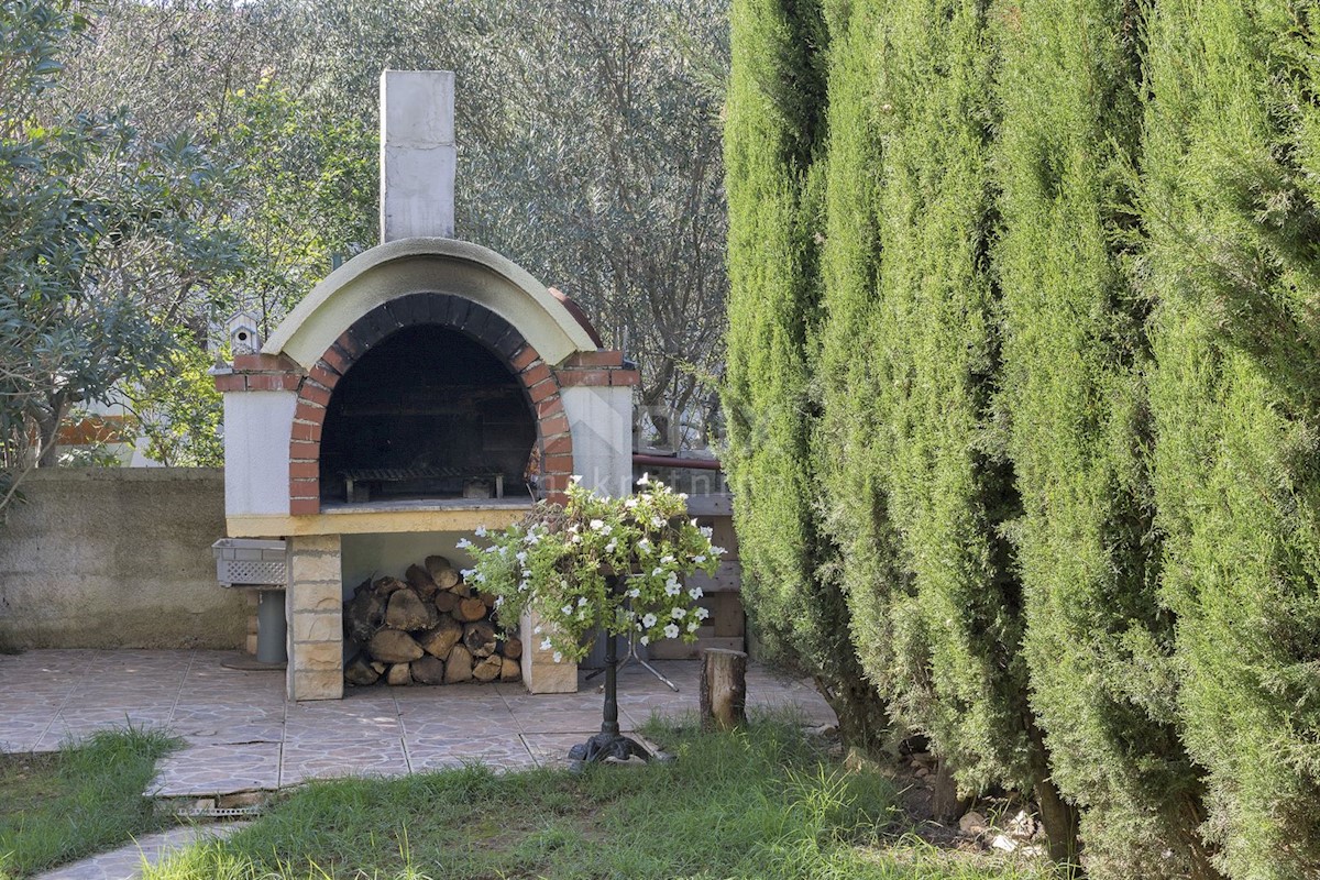 Hiša Naprodaj - ISTARSKA  Pula