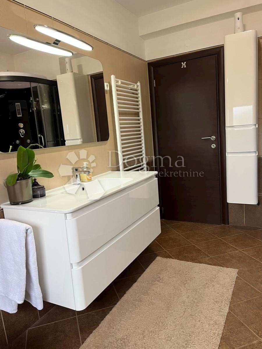 Apartment Zu verkaufen - PRIMORSKO-GORANSKA  VIŠKOVO 
