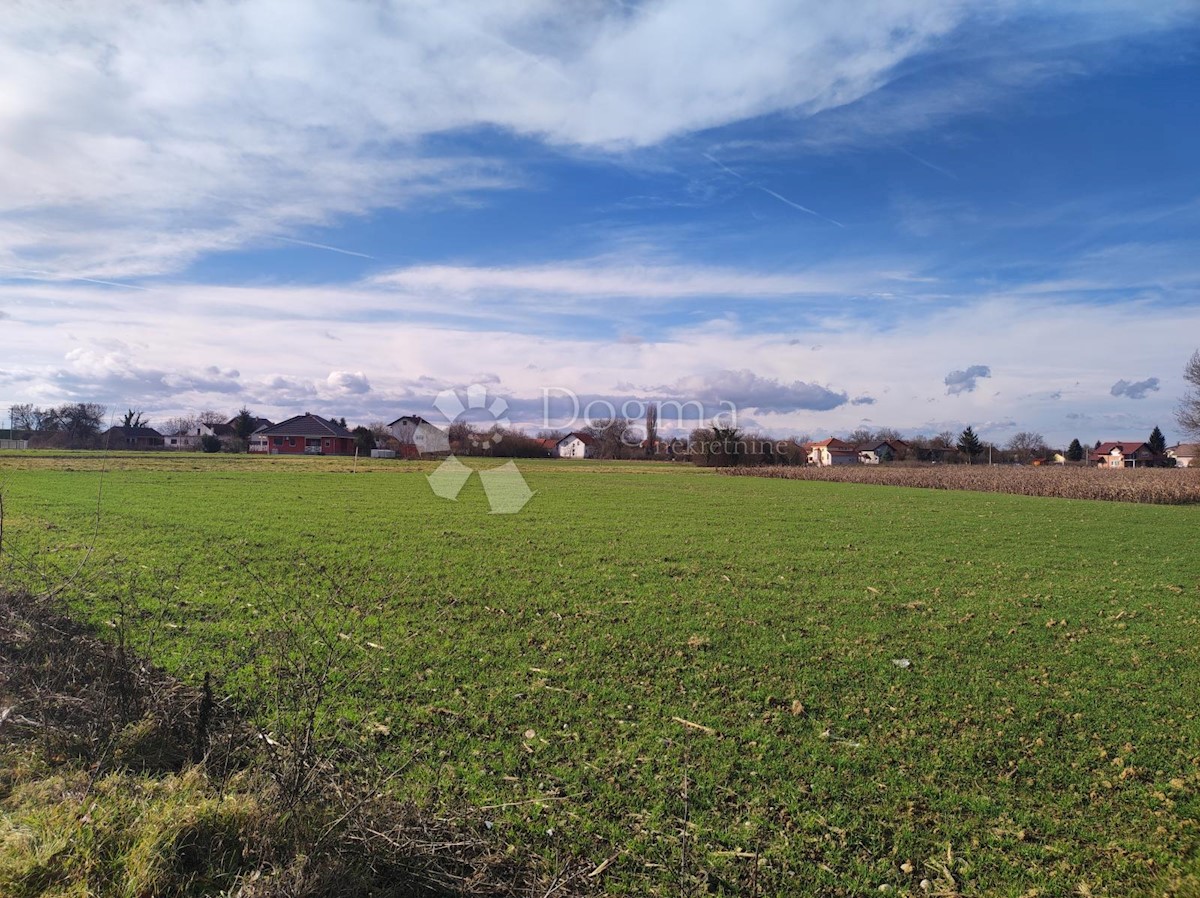 Terreno In vendita - ZAGREBAČKA  VELIKA GORICA 