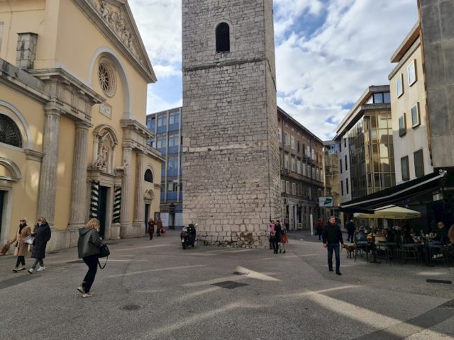 Poslovni prostori Naprodaj - Primorsko-goranska Rijeka - foto 2/4