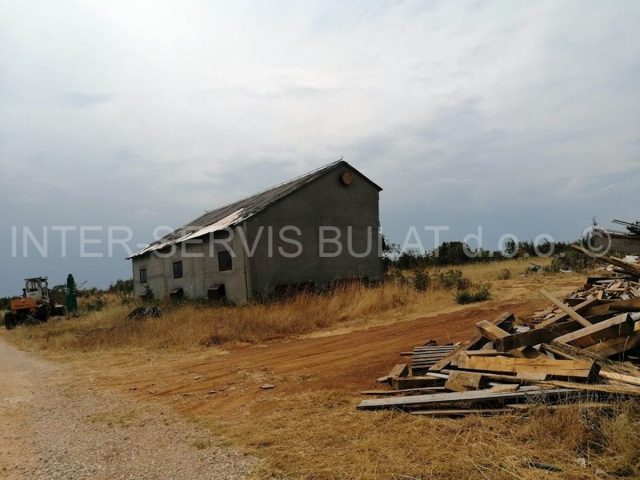 Hiša na predaj 142 m² – Drniš