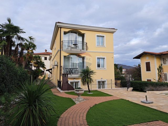 Casa in vendita 866 m² – Lovran