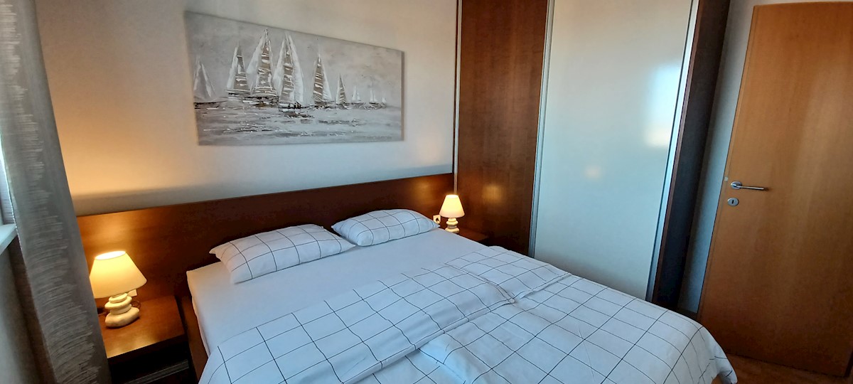 Appartamento In vendita - ŠIBENSKO-KNINSKA  ROGOZNICA 
