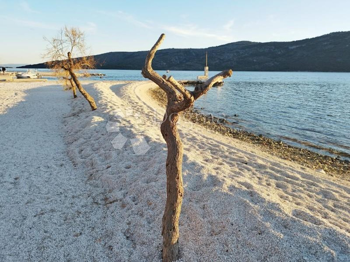 Terreno In vendita - SPLITSKO-DALMATINSKA  MARINA 