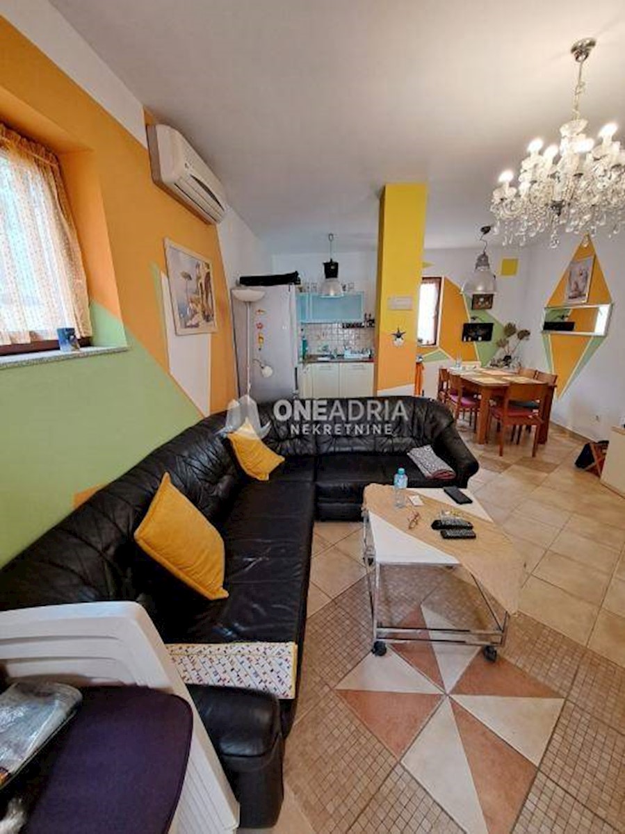 Apartment Zu verkaufen - PRIMORSKO-GORANSKA  KRK 