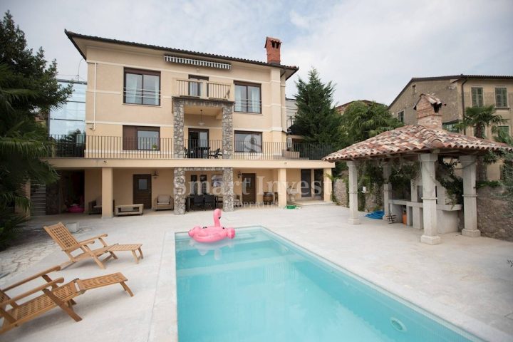 Hiša na predaj 417 m² – Volosko