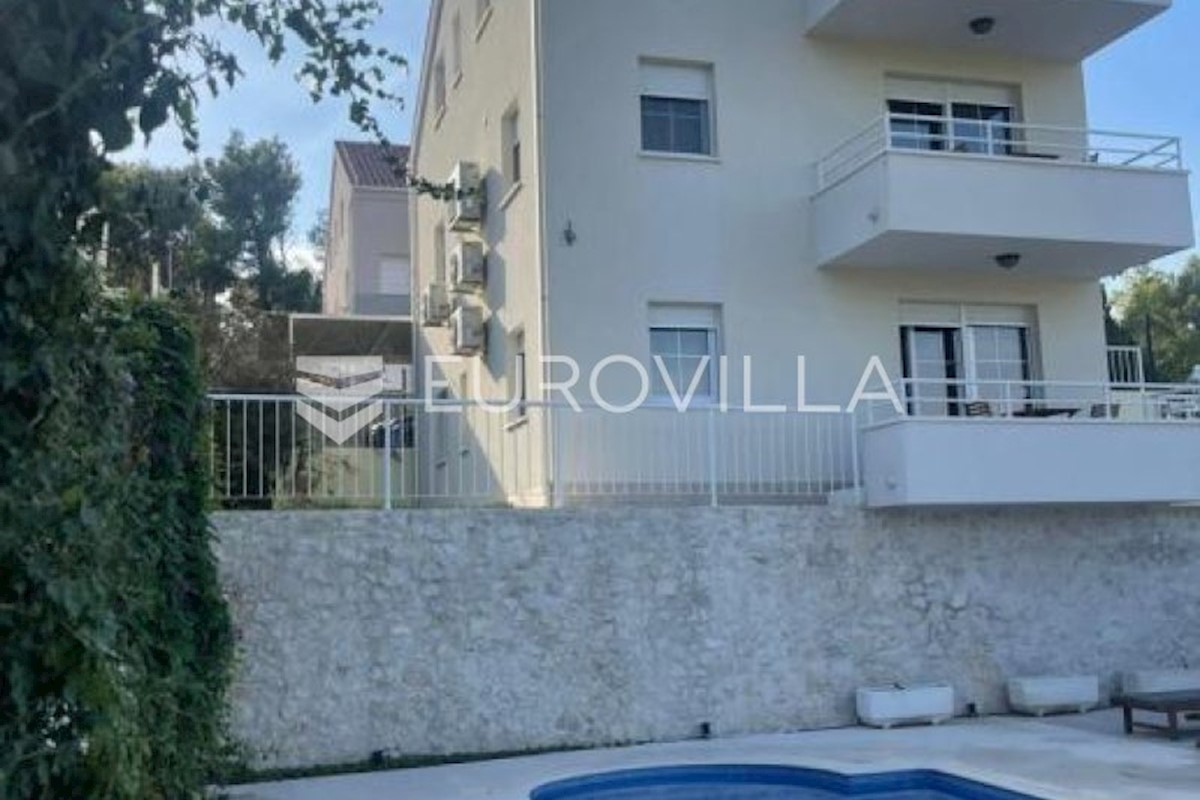 Casa In vendita - SPLITSKO-DALMATINSKA  TROGIR 