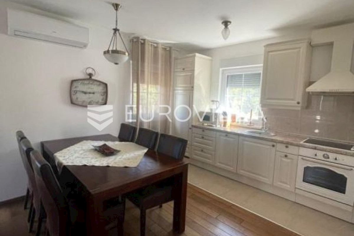 Casa In vendita - SPLITSKO-DALMATINSKA  TROGIR 