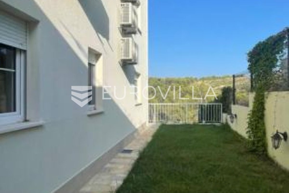 Casa In vendita - SPLITSKO-DALMATINSKA  TROGIR 