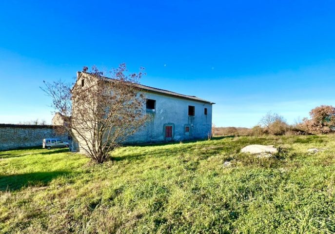 Kuća na prodaju 320 m² – Barban