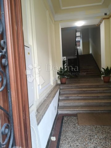 Locaux commerciaux à louer 94 m² – Rijeka