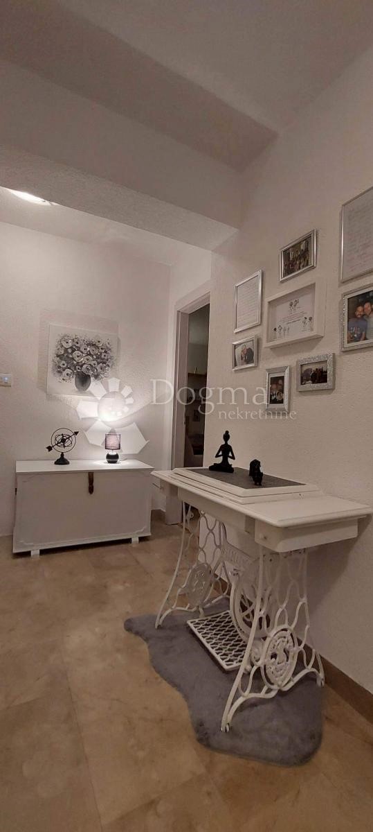 Appartement À vendre - SPLITSKO-DALMATINSKA  MAKARSKA 