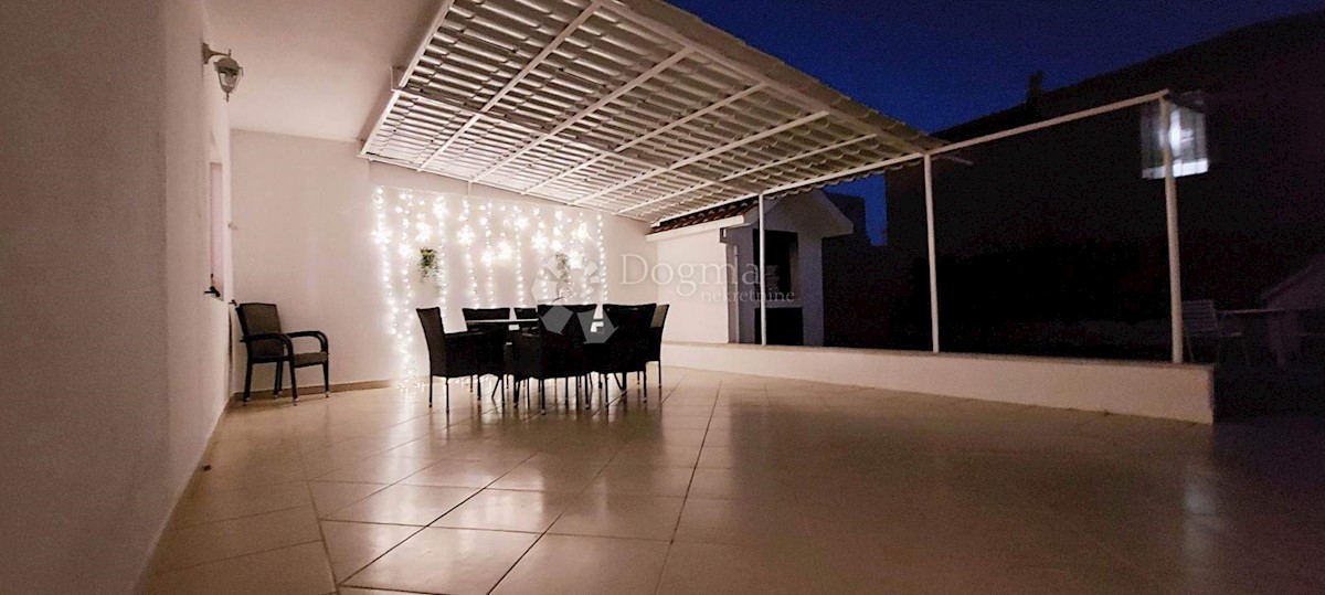 Appartement À vendre - SPLITSKO-DALMATINSKA  MAKARSKA 
