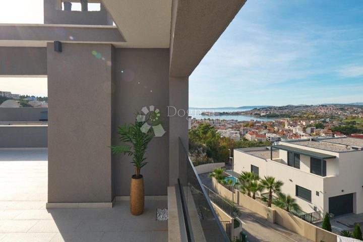 House for sale 510 m² – Podstrana