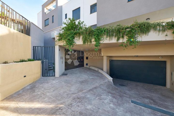 Casa In vendita - Splitsko-dalmatinska Podstrana - foto 2/31